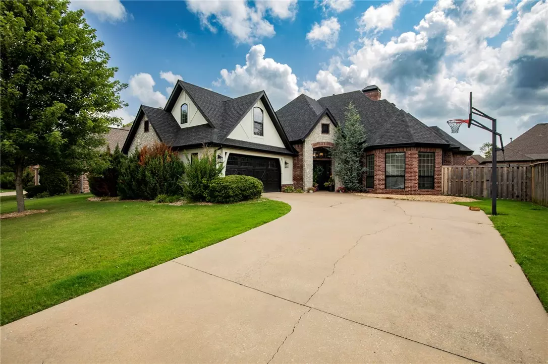 Bentonville, AR 72712,1610 NE Rock St