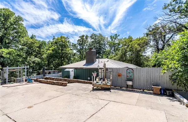 Siloam Springs, AR 72761,23450 Quicks Loop