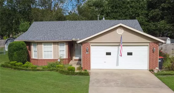 1789 Sarah Ln, Springdale, AR 72762