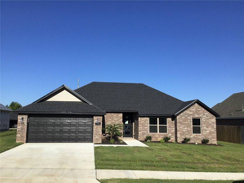 4717 W Planetree St, Fayetteville, AR 72704