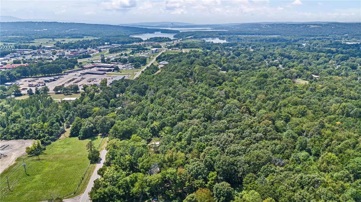 Russellville, AR 72802,827 E Aspen Ln