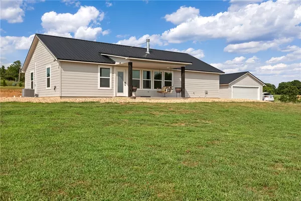 1779 NC 1600, Compton, AR 72624