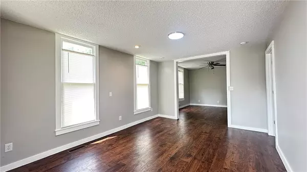 Siloam Springs, AR 72761,620 S Washington St