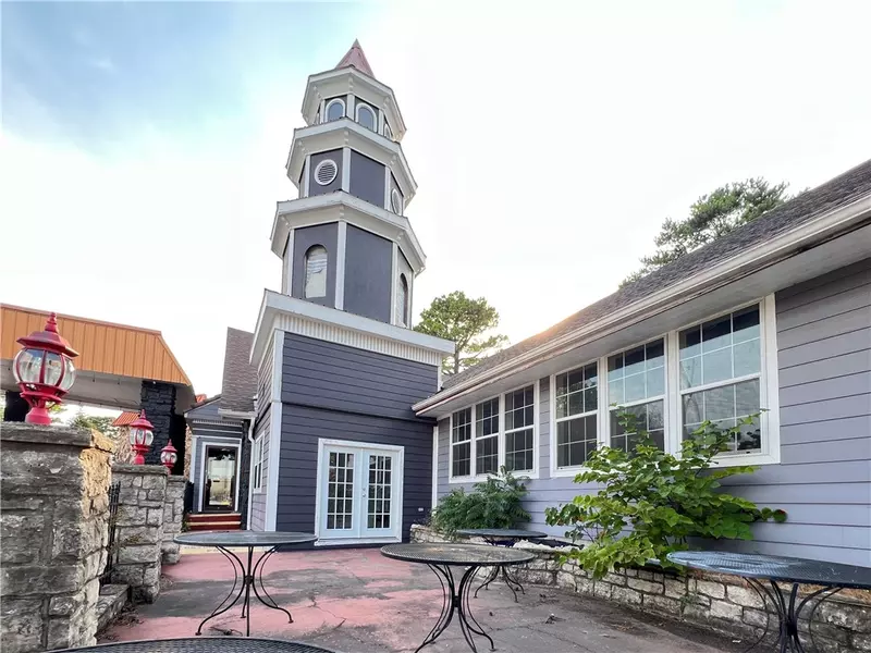 2023 E Van Buren, Eureka Springs, AR 72632