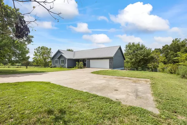 Huntsville, AR 72740,43033 Highway 23