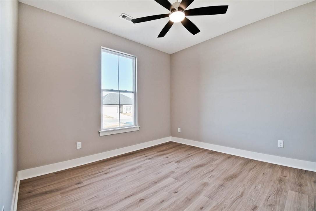 Prairie Grove, AR 72753,851 Pinnacle St