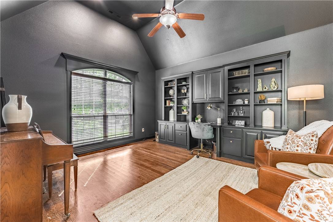Bentonville, AR 72713,5100 SW Blaire Mont Rd
