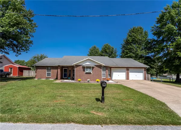 Lincoln, AR 72744,407 E Adams St