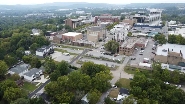 Fayetteville, AR 72701,154 E Meadow St