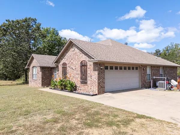 Cedarville, AR 72932,1224 Kezer Dr