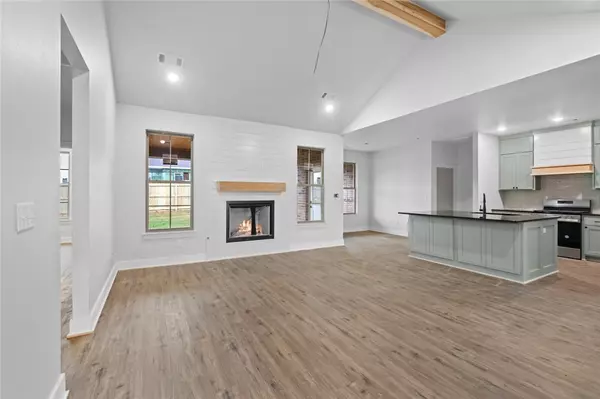 Prairie Grove, AR 72753,180 N Eagle Mountain St