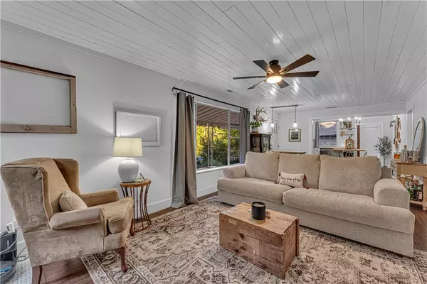 Fayetteville, AR 72701,655 W Cherry St