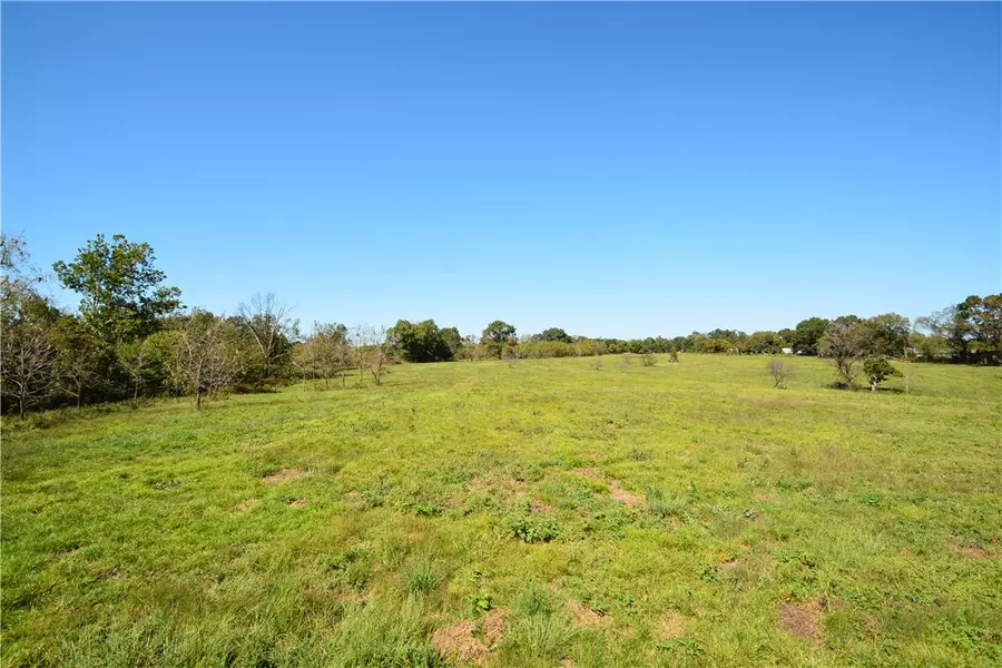 Reading Ranch Ln, Siloam Springs, AR 72761