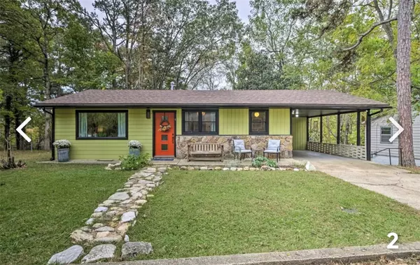 4 College St, Eureka Springs, AR 72632