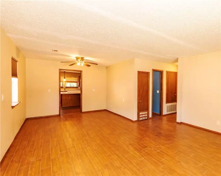 240 Peerson St, Fayetteville, AR 72701