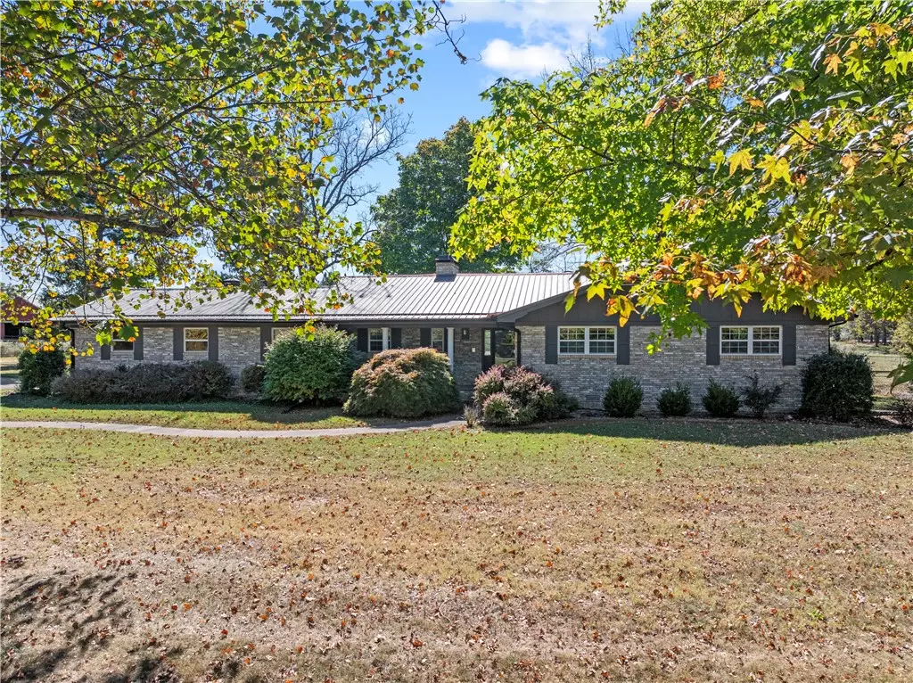 Harrison, AR 72601,7288 E Highway 62