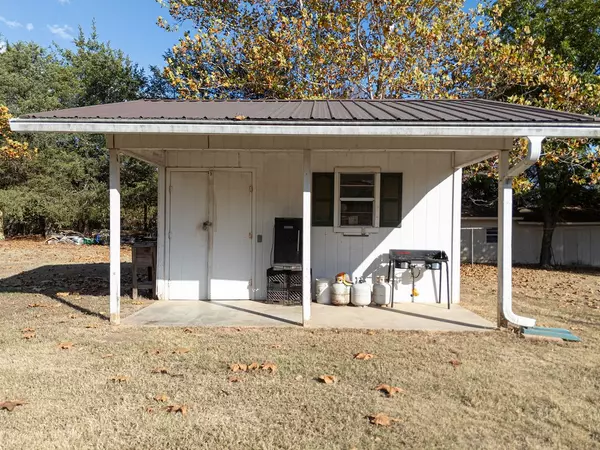 Ozark, AR 72949,406 24th St