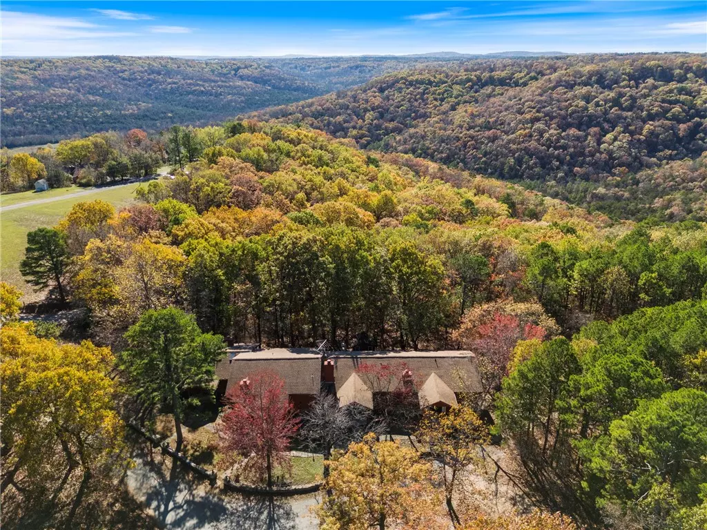 Eureka Springs, AR 72632,188 Hummingbird Ln