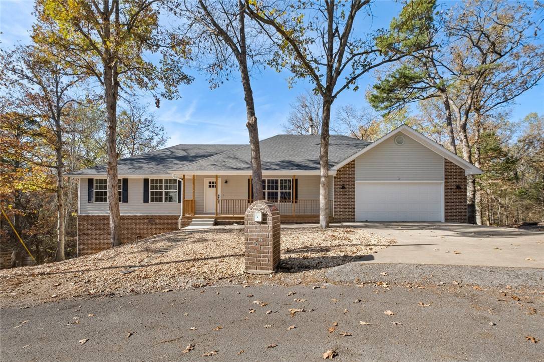 17 Greta Ln, Bella Vista, AR 72715