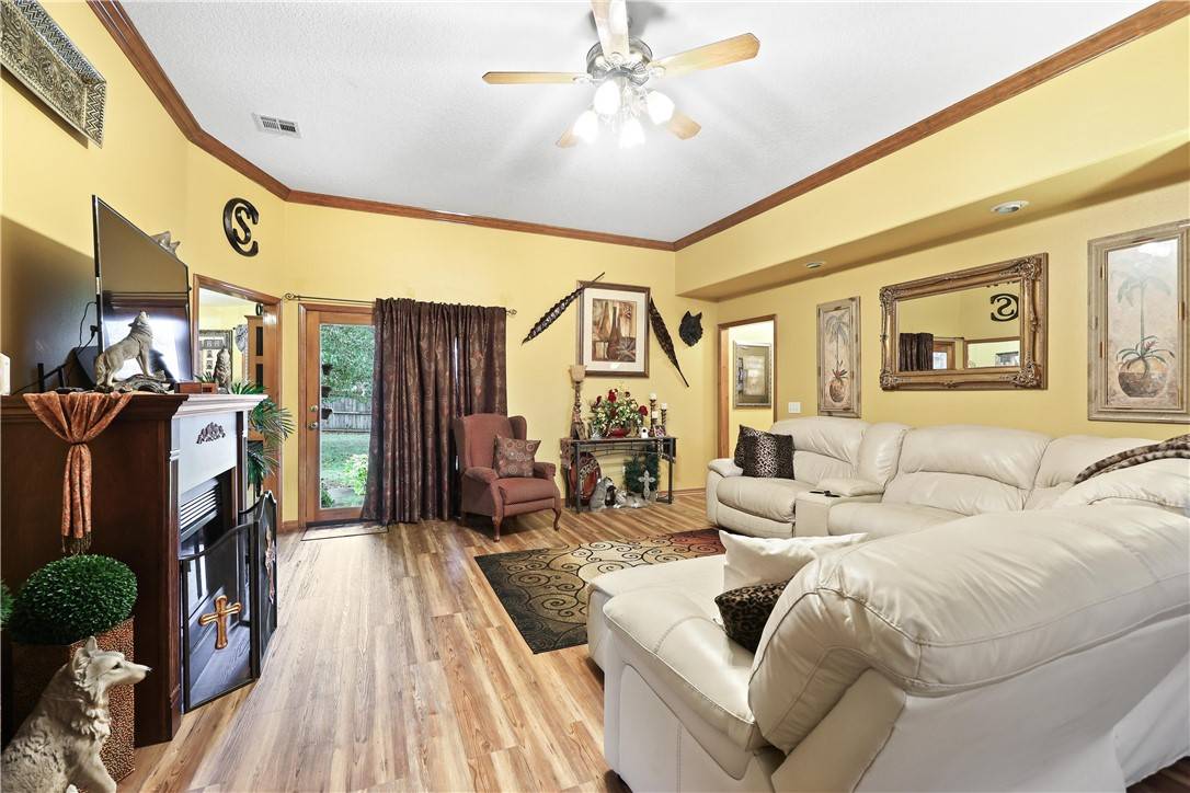 Siloam Springs, AR 72761,477 Primrose Cir