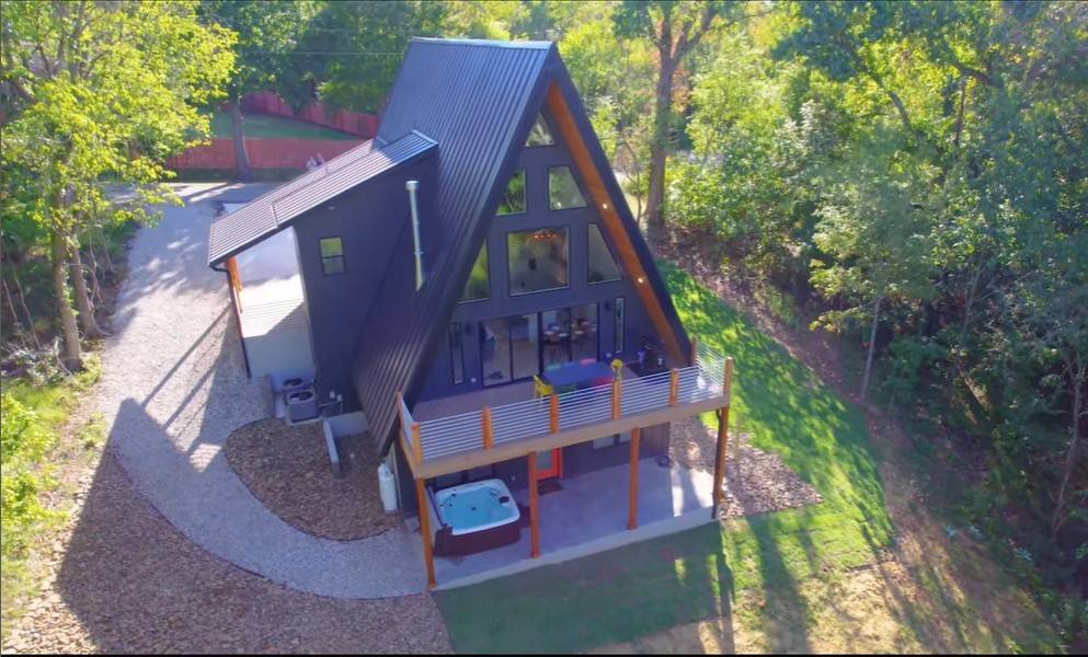 6 Anthony Ln, Bella Vista, AR 72715