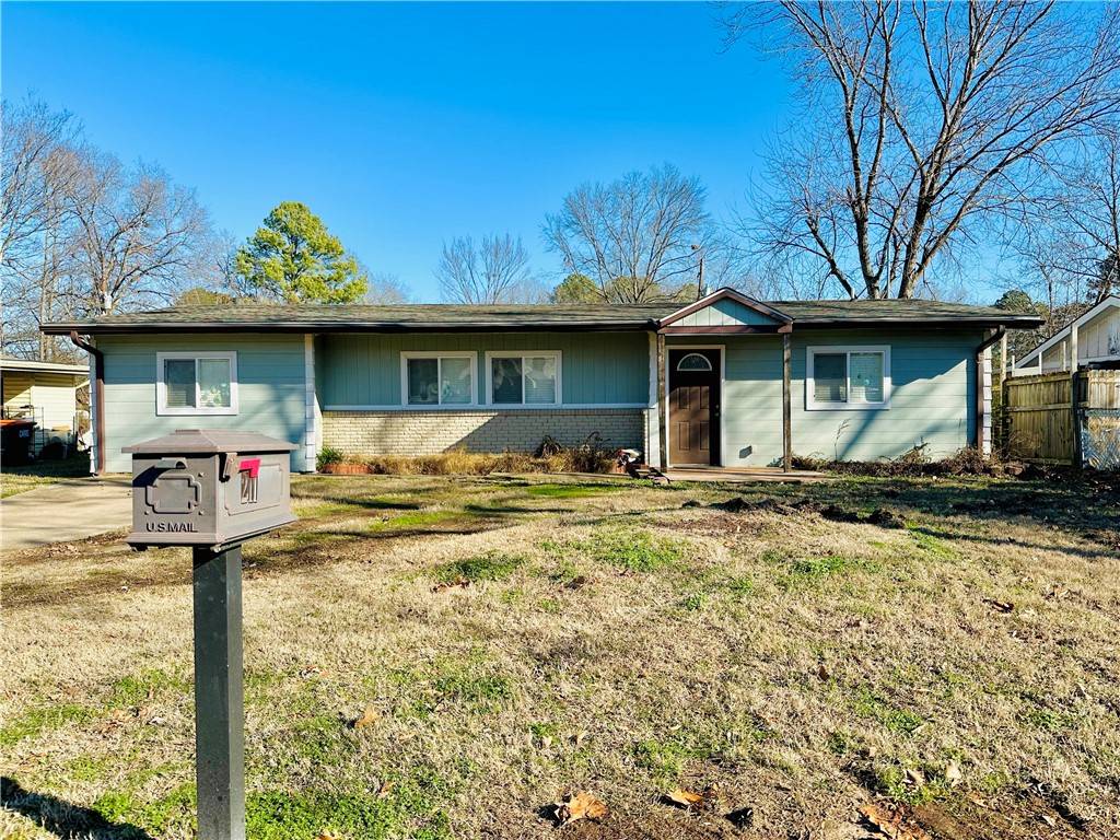 211 S Laredo Ave, Russellville, AR 72801