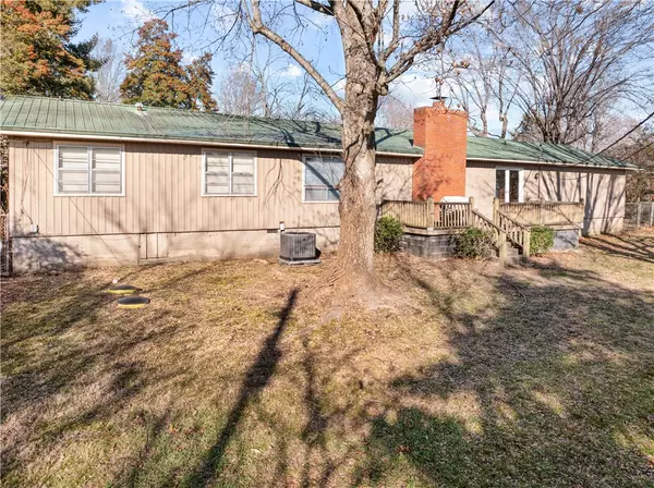 Harrison, AR 72601,445 Cooper Dr