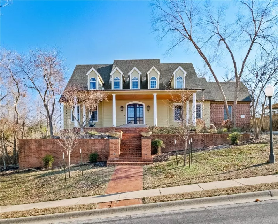 Bentonville, AR 72712,10 Robson Way
