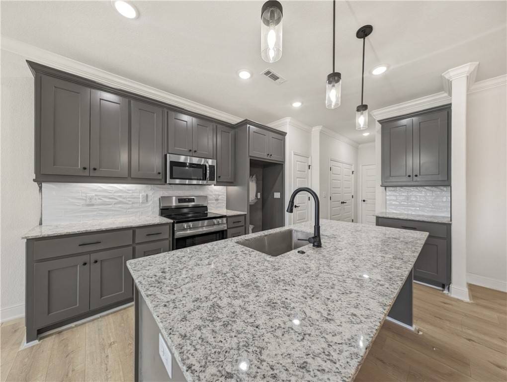 Bella Vista, AR 72715,18 Shanklin Dr