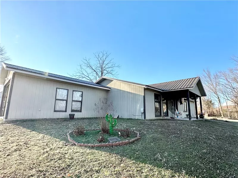 489 Kansas St, Kansas, OK 74347