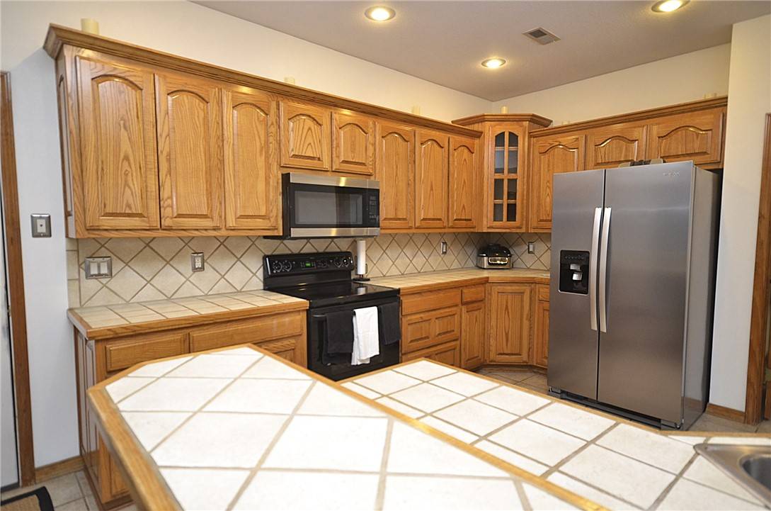 Bella Vista, AR 72714,2 Granshire Ln