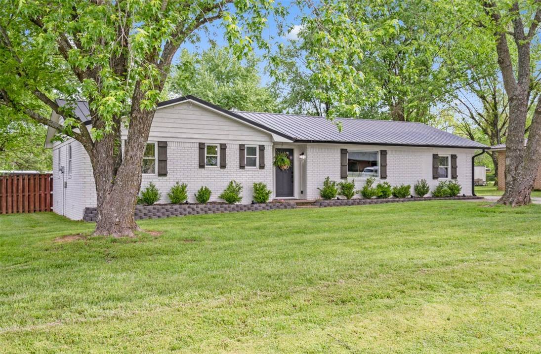 260 Jay Ave, Goshen, AR 72727