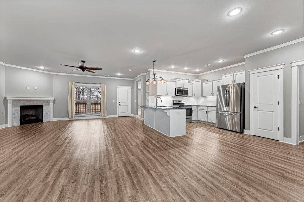 Springdale, AR 72764,3137 Summer View Ave