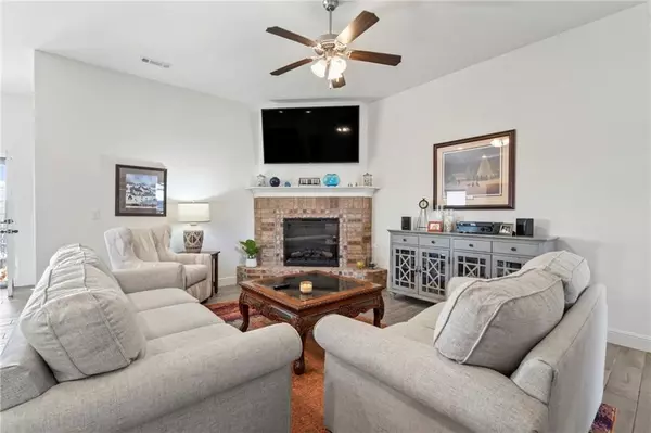 Gentry, AR 72734,117 Oak Ave