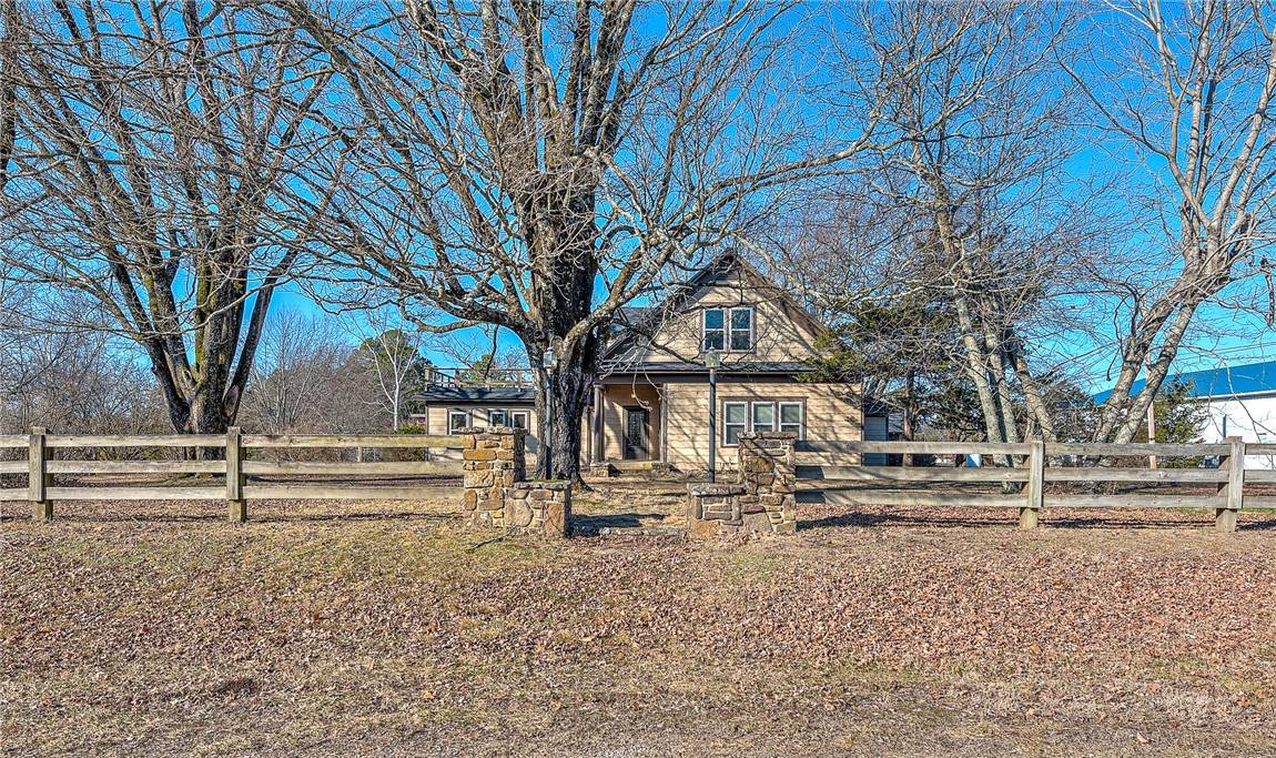 209 S Devils Den Rd, Winslow, AR 72959