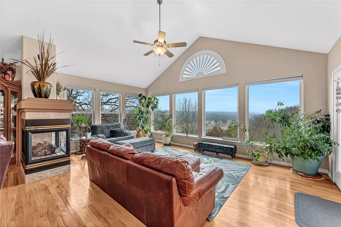 Bella Vista, AR 72715,15 May Ln