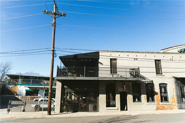 Fayetteville, AR 72701,339 West Ave #101