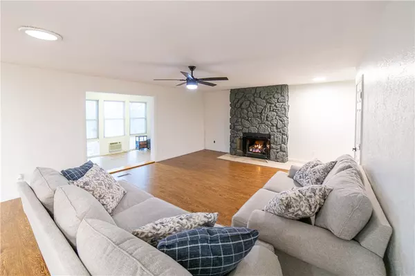 Bella Vista, AR 72715,4 Estes Dr