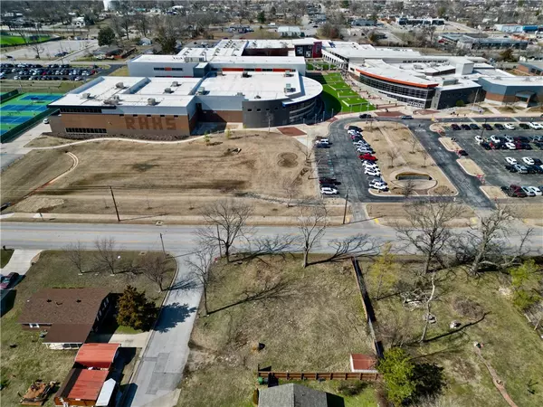 Rogers, AR 72756,415 W Mulberry St