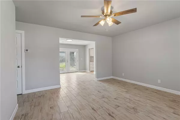 Siloam Springs, AR 72761,950 W Granite St