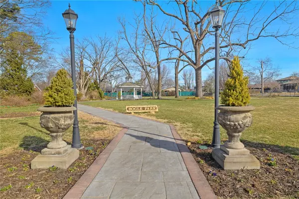 Bentonville, AR 72712,716 Jefferson St