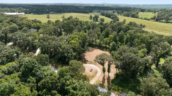 Springdale, AR 72762,14557 Osage Creek Rd