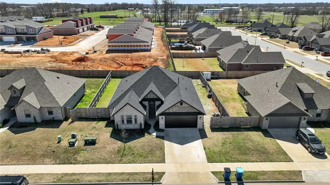 1937 Seabolt St, Pea Ridge, AR 72751