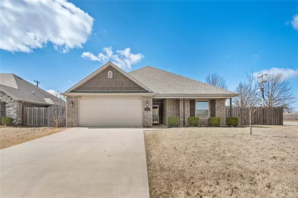 821 Romano Ave, Centerton, AR 72719