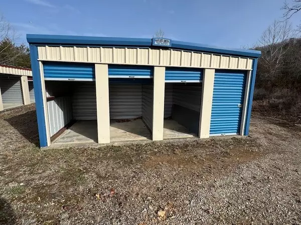 Holiday Island, AR 72631,199 Stateline Dr #3