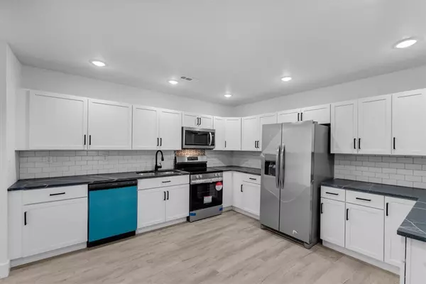 Lincoln, AR 72701,511 W North St