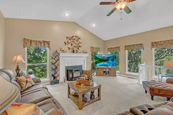 Holiday Island, AR 72631,37 La Costa Dr
