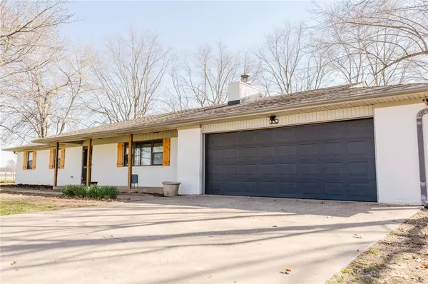 13577 Bethel Blacktop Rd, Farmington, AR 72730