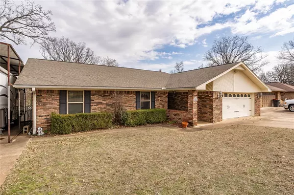 Van Buren, AR 72956,1206 Blueberry Hill St