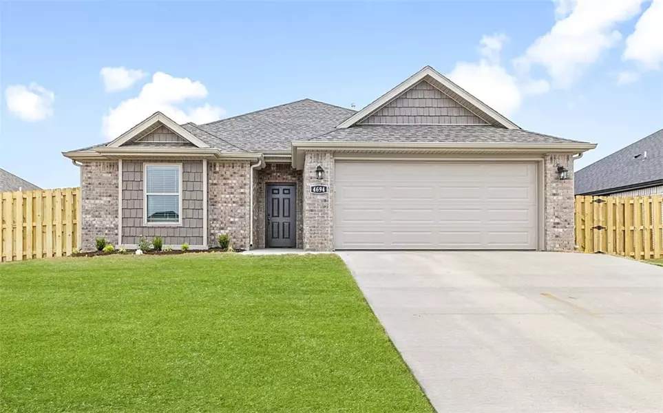 432 Hall St, West Fork, AR 72774